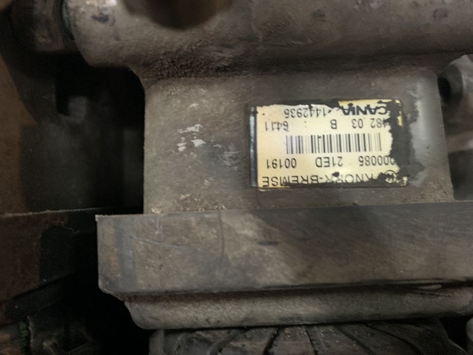 Knorr-Bremse Przód K000085 K000913 Scania Volvo RENAULT MAN K000913 K000085 K000914 - Fékszelep - Teherautó: 4 kép. Knorr-Bremse Przód K000085 K000913 Scania Volvo RENAULT MAN K000913 K000085 K000914 - Fékszelep - Teherautó: 4 kép.