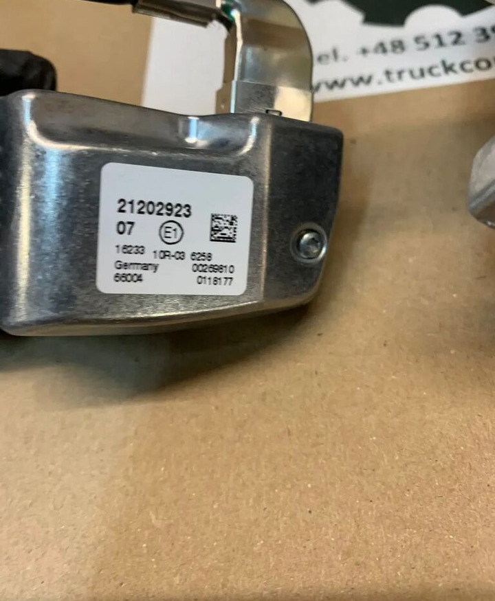 Nowy Zestaw Moduł, Sterownik Kamery Volvo FH4 21723757 / 2120292 - ECU - Teherautó: 2 kép. Nowy Zestaw Moduł, Sterownik Kamery Volvo FH4 21723757 / 2120292 - ECU - Teherautó: 2 kép.