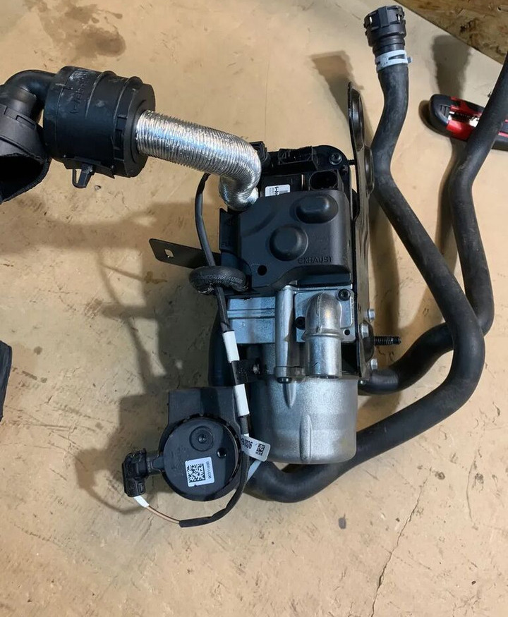 Podgrzewacz Paliwa Diesel Webasto 5WA815005K VW Golf VII Lift 5WA815005K - Fűtés/ Szellőzés gep - Teherautó: 2 kép. Podgrzewacz Paliwa Diesel Webasto 5WA815005K VW Golf VII Lift 5WA815005K - Fűtés/ Szellőzés gep - Teherautó: 2 kép.