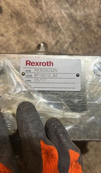 Rexroth Flow Divider R930062425 - Fékszelep - Teherautó: 5 kép. Rexroth Flow Divider R930062425 - Fékszelep - Teherautó: 5 kép.