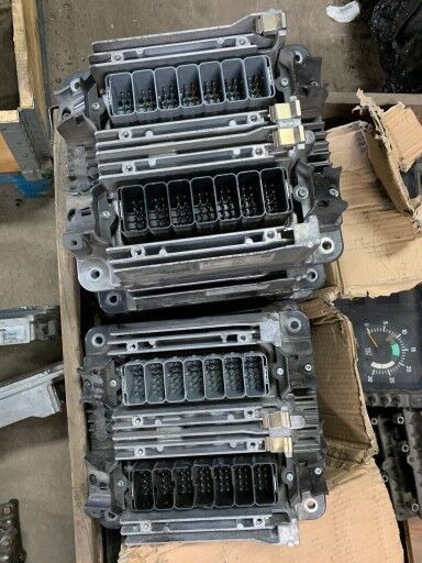 Silnika DC13147 E6 450 Scania - ECU - Teherautó: 1 kép. Silnika DC13147 E6 450 Scania - ECU - Teherautó: 1 kép.