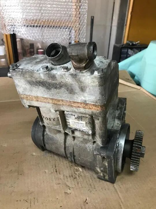 Sprężarka LP490 Mercedes Actros MP4 Voith A4711303215 - Kompresszor, sűrített levegő rendszer - Teherautó: 2 kép. Sprężarka LP490 Mercedes Actros MP4 Voith A4711303215 - Kompresszor, sűrített levegő rendszer - Teherautó: 2 kép.