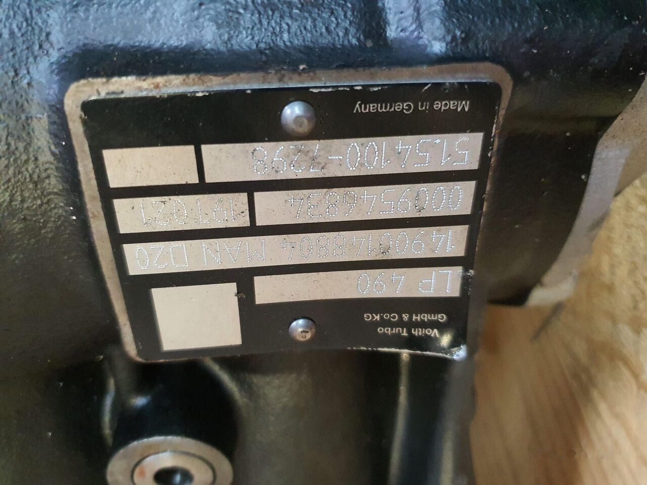 Voith 51.54100-7298 MAN Trucks truck - Kompresszor, sűrített levegő rendszer - Teherautó: 3 kép. Voith 51.54100-7298 MAN Trucks truck - Kompresszor, sűrített levegő rendszer - Teherautó: 3 kép.