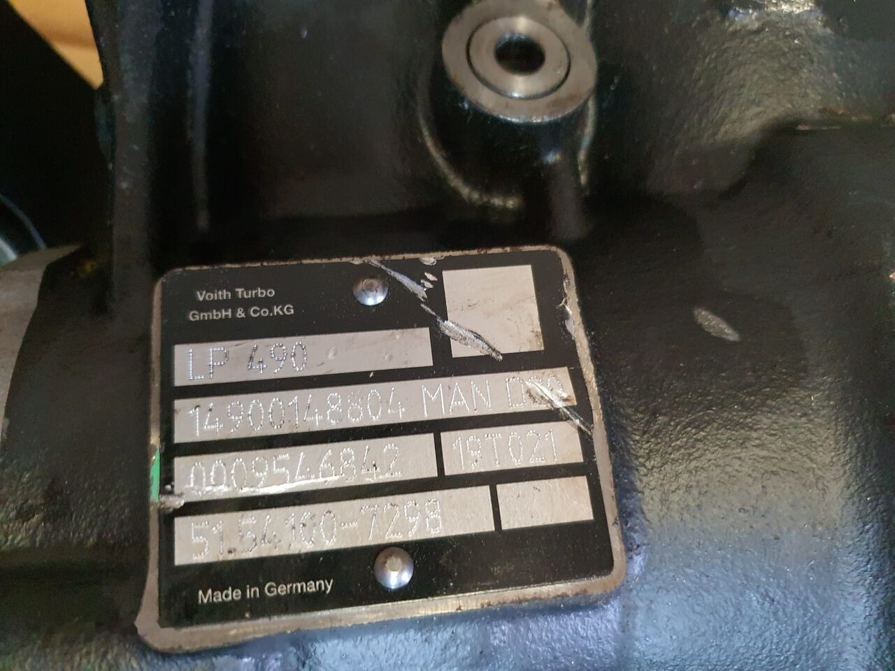 Voith 51.54100-7298 MAN Trucks truck - Kompresszor, sűrített levegő rendszer - Teherautó: 2 kép. Voith 51.54100-7298 MAN Trucks truck - Kompresszor, sűrített levegő rendszer - Teherautó: 2 kép.