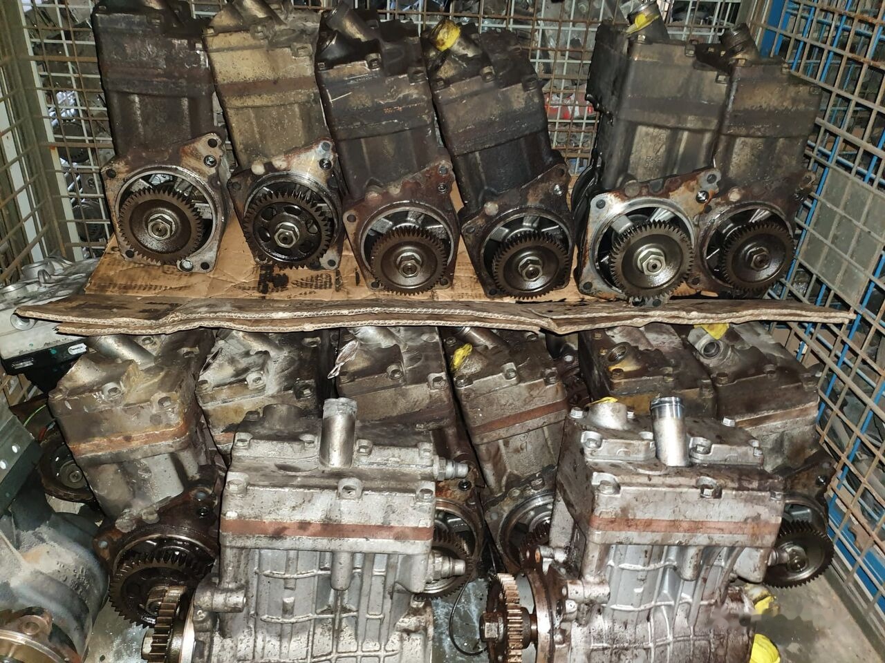 Voith LP490 A0021304215 Mercedes-Benz Actros MP4 - Kompresszor, sűrített levegő rendszer - Teherautó: 1 kép. Voith LP490 A0021304215 Mercedes-Benz Actros MP4 - Kompresszor, sűrített levegő rendszer - Teherautó: 1 kép.