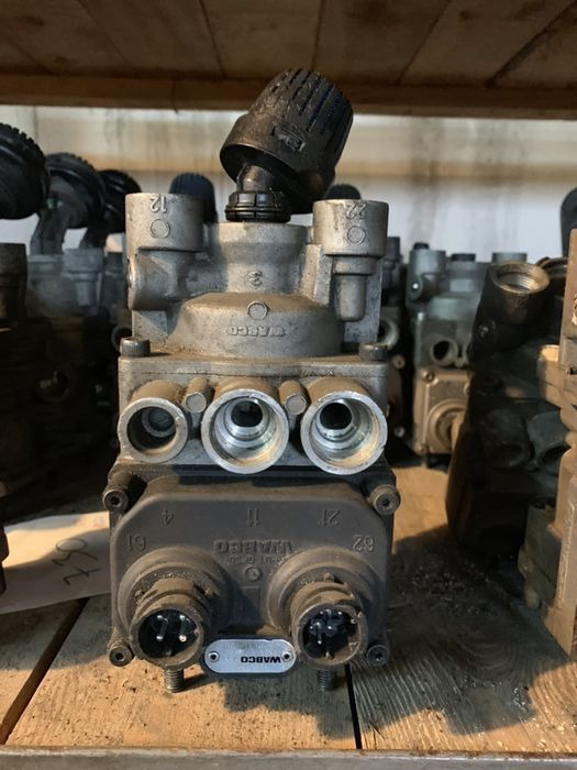 WABCO Zawór główny hamulcowy oryginał h 4800015000 DAF 95xf/cf - Fékhenger - Teherautó: 1 kép. WABCO Zawór główny hamulcowy oryginał h 4800015000 DAF 95xf/cf - Fékhenger - Teherautó: 1 kép.