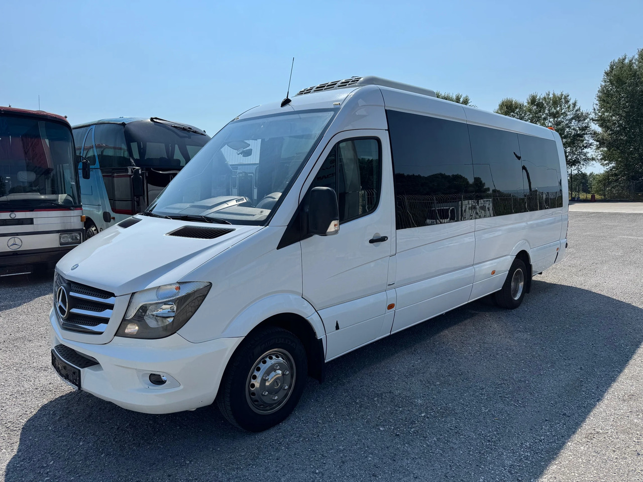 MERCEDES-BENZ SPRINTER 519 CDI - Távolsági busz: 3 kép. MERCEDES-BENZ SPRINTER 519 CDI - Távolsági busz: 3 kép.