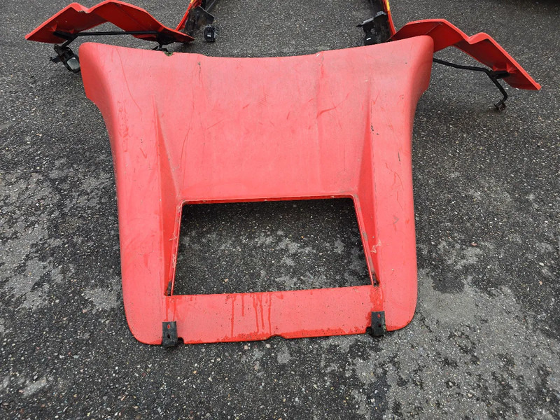 MAN TGX Spoiler - Légterelő - Teherautó: 4 kép. MAN TGX Spoiler - Légterelő - Teherautó: 4 kép.