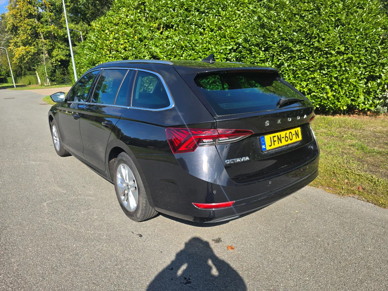 Škoda Octavia Combi 1.0 Benzine - Autó: 3 kép. Škoda Octavia Combi 1.0 Benzine - Autó: 3 kép.