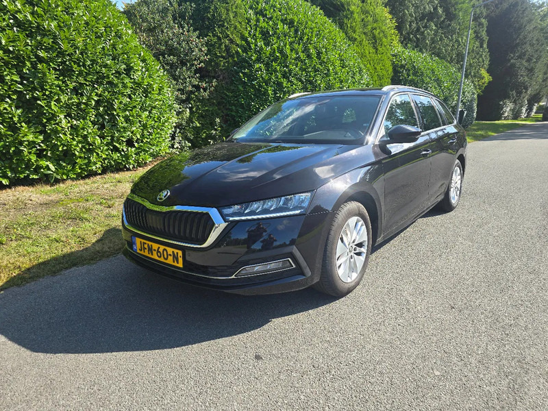 Škoda Octavia Combi 1.0 Benzine - Autó: 1 kép. Škoda Octavia Combi 1.0 Benzine - Autó: 1 kép.