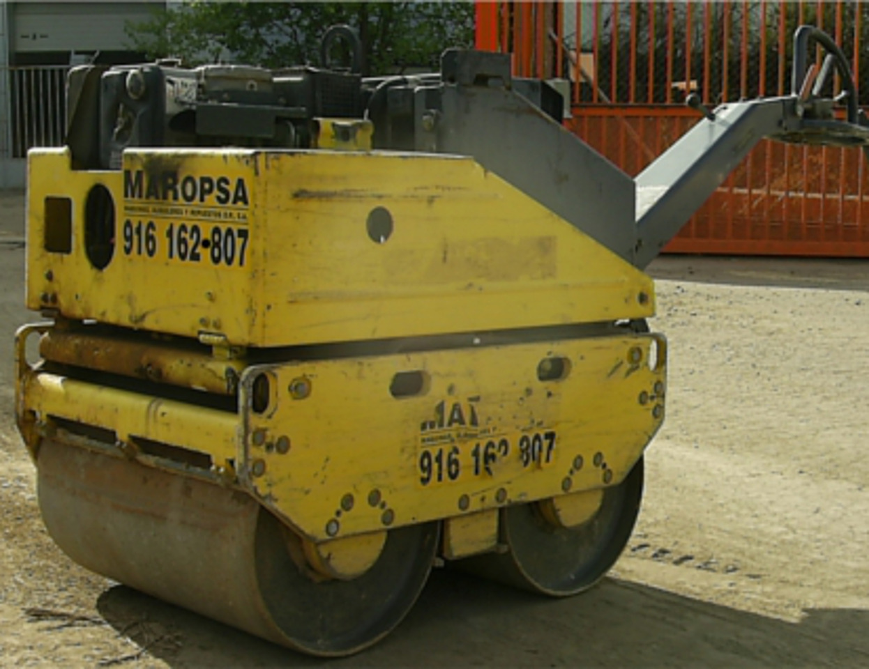 Compactador Manual Bomag BW 65H - Minihenger: 1 kép. Compactador Manual Bomag BW 65H - Minihenger: 1 kép.