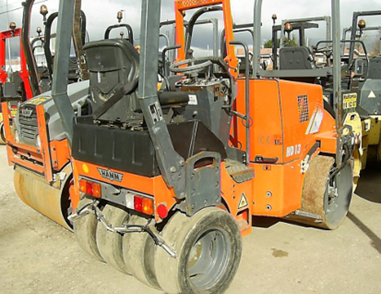 Compactador Mixto Hamm HD 13K - Kombihenger: 1 kép. Compactador Mixto Hamm HD 13K - Kombihenger: 1 kép.