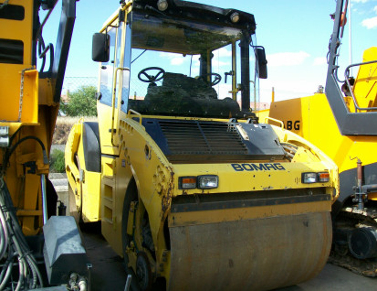 Doble Vibrante Bomag BW 164AD-4 - Úthenger: 1 kép. Doble Vibrante Bomag BW 164AD-4 - Úthenger: 1 kép.