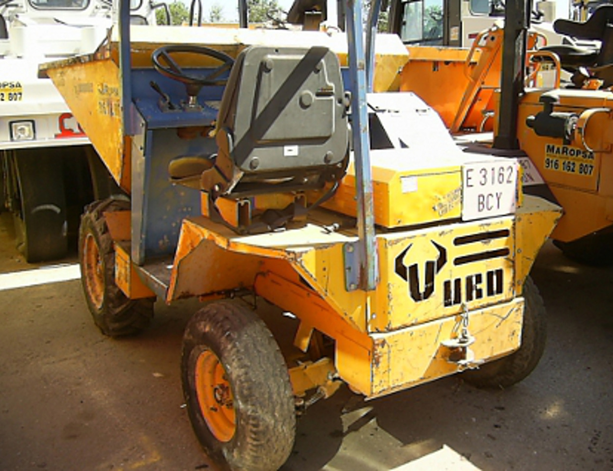 Dumper Descarga Elevada Uromac VK 2000 - Minidömper: 1 kép. Dumper Descarga Elevada Uromac VK 2000 - Minidömper: 1 kép.