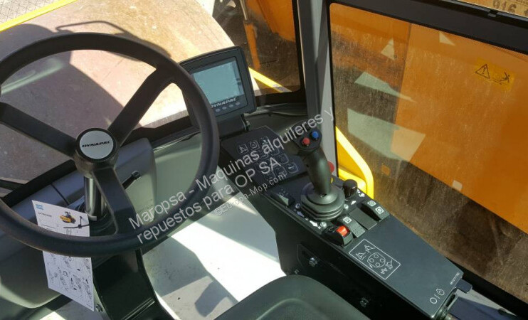 Dynapac CA 2500 D - Talajtömörítő: 3 kép. Dynapac CA 2500 D - Talajtömörítő: 3 kép.