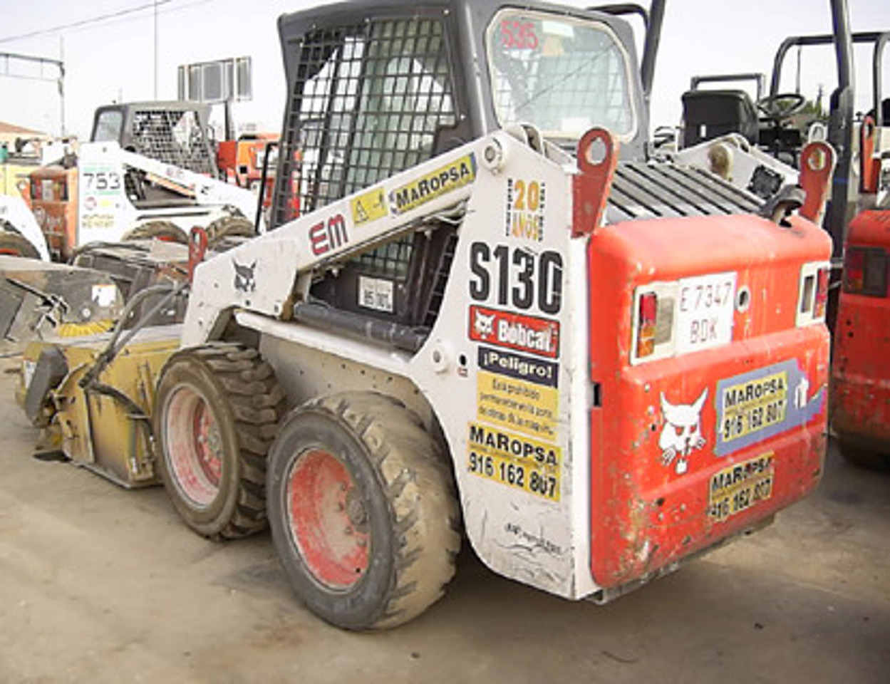 Minicargadora Bobcat S130 - Mini homlokrakodó: 1 kép. Minicargadora Bobcat S130 - Mini homlokrakodó: 1 kép.