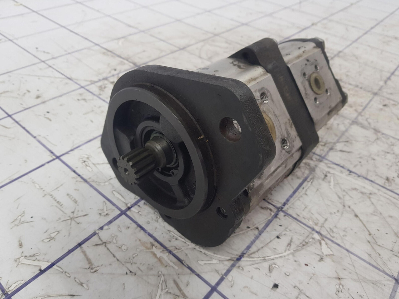 Bosch LTM 1060/2 TWO-STAGE PUMP - Hidraulikus szivattyú - Daru: 2 kép. Bosch LTM 1060/2 TWO-STAGE PUMP - Hidraulikus szivattyú - Daru: 2 kép.
