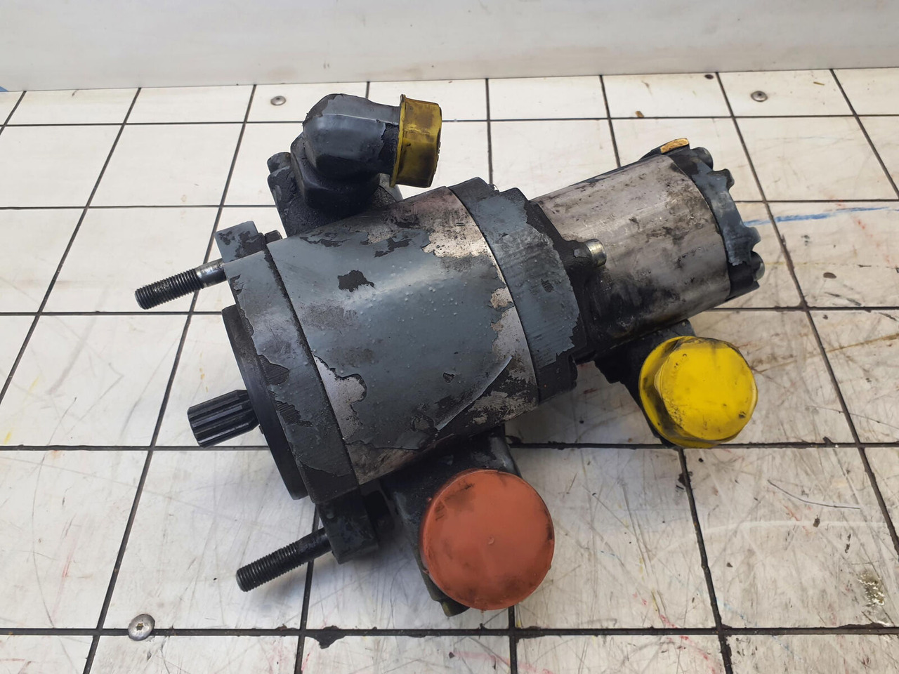 Bosch LTM 1060 dual gear pump - Hidraulikus szivattyú - Autódaru: 1 kép. Bosch LTM 1060 dual gear pump - Hidraulikus szivattyú - Autódaru: 1 kép.