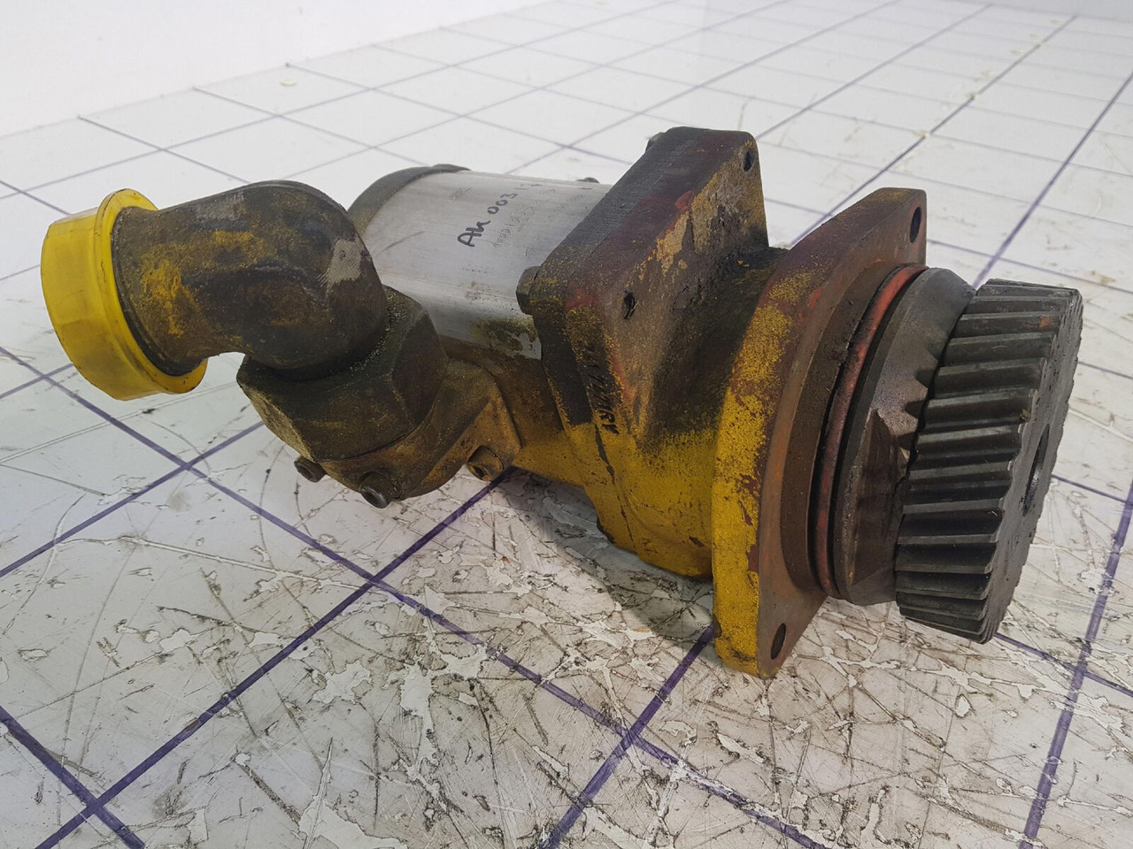 Bosch PTO with Bosch gear pump - Hidraulikus szivattyú - Daru: 3 kép. Bosch PTO with Bosch gear pump - Hidraulikus szivattyú - Daru: 3 kép.