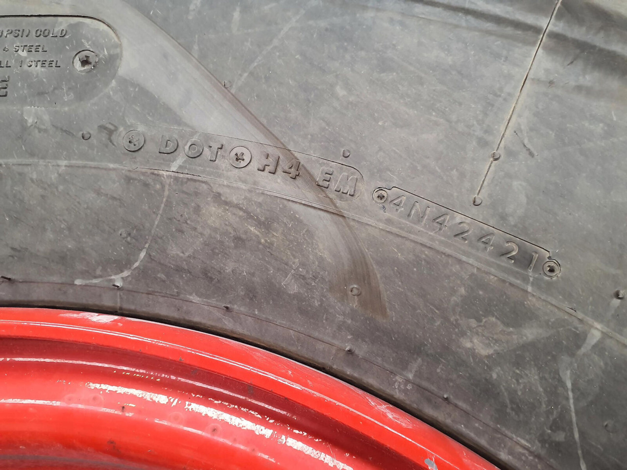 Bridgestone Wheel 445/95R25 10 12 1p - Komplett kerék - Daru: 3 kép. Bridgestone Wheel 445/95R25 10 12 1p - Komplett kerék - Daru: 3 kép.