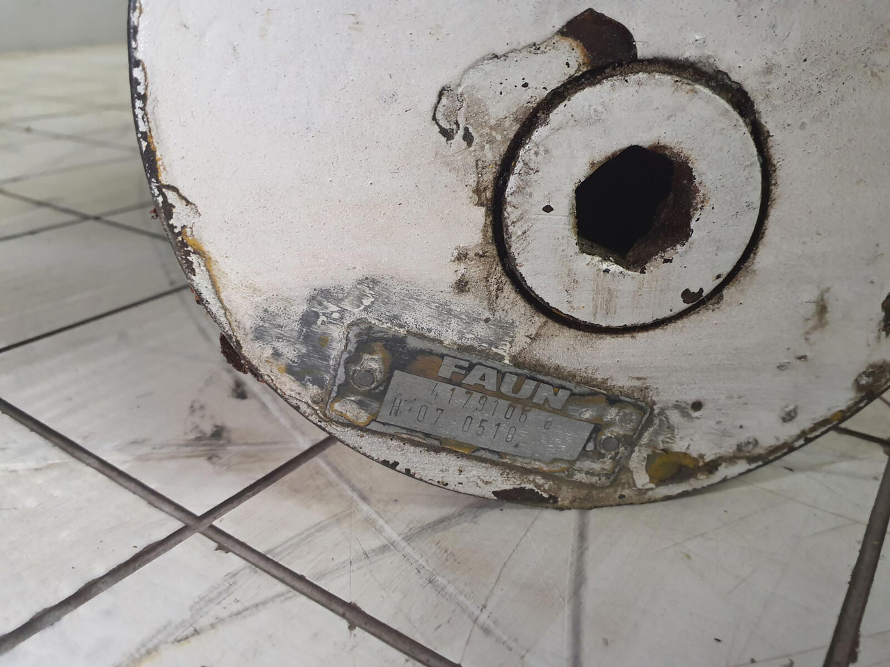 Hidraulikus henger - Autódaru FAUN AUN RTF 30 outrigger cylinder: 6 kép. Hidraulikus henger - Autódaru FAUN AUN RTF 30 outrigger cylinder: 6 kép.