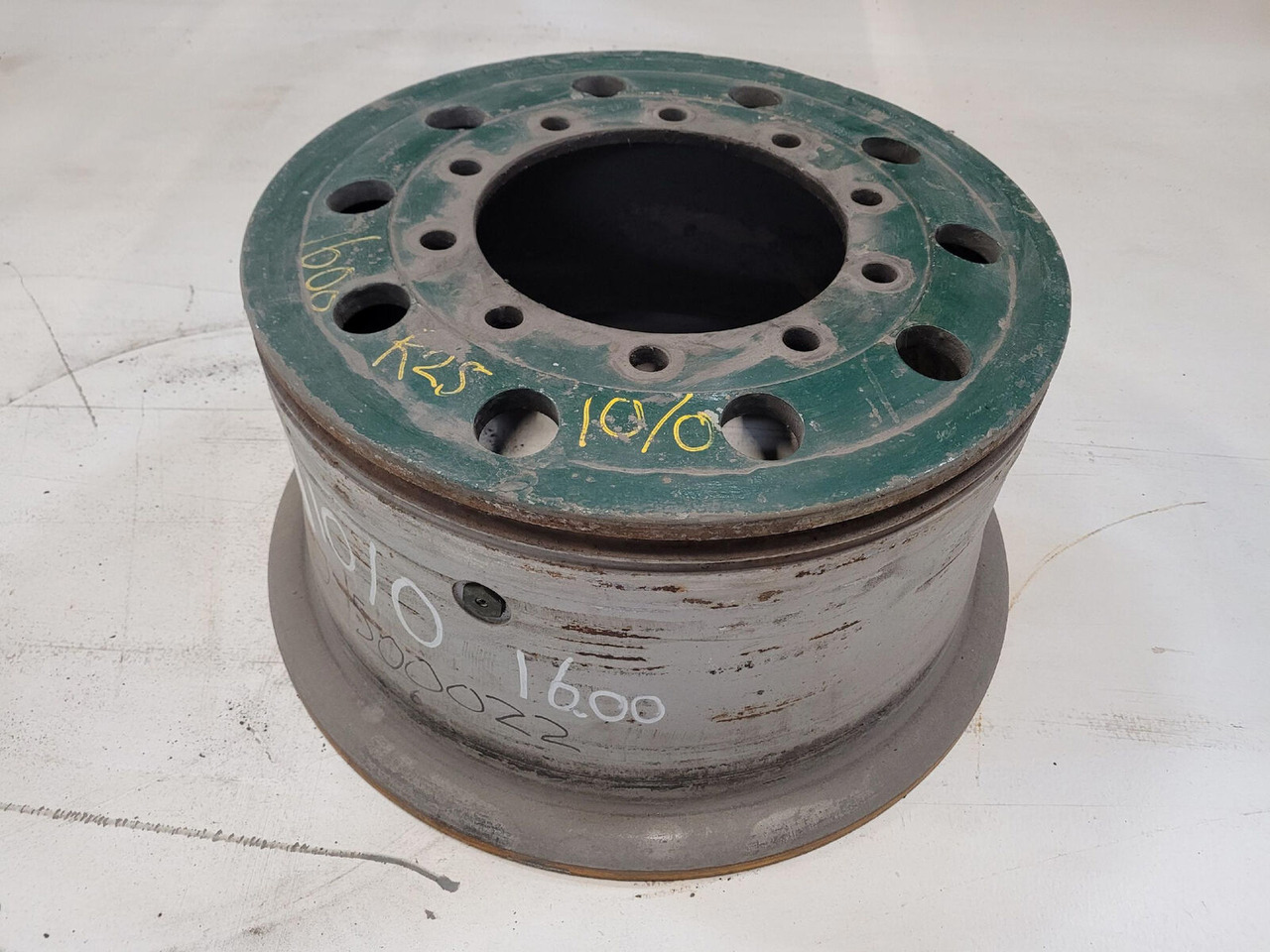 FAUN Rim 445/95R25 10 0 3p - Felni - Daru: 1 kép. FAUN Rim 445/95R25 10 0 3p - Felni - Daru: 1 kép.