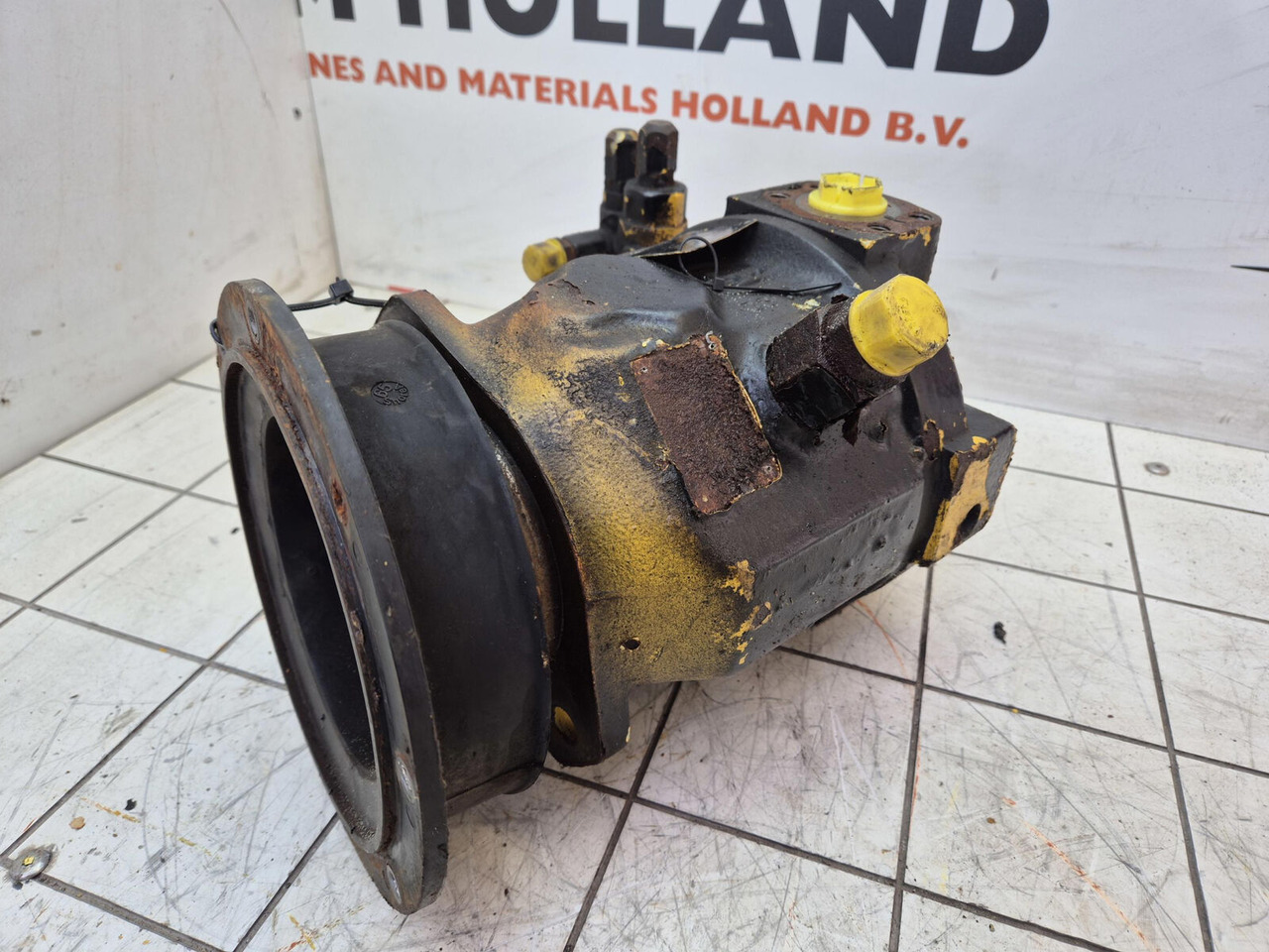 FAUN Tadano-Faun ATF 60-4 pump - Hidraulikus szivattyú - Autódaru: 2 kép. FAUN Tadano-Faun ATF 60-4 pump - Hidraulikus szivattyú - Autódaru: 2 kép.
