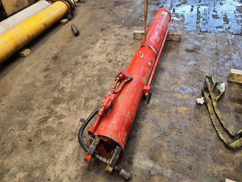 Faun ATF 60-4 boom cylinder - Hidraulikus henger - Daru: 3 kép. Faun ATF 60-4 boom cylinder - Hidraulikus henger - Daru: 3 kép.