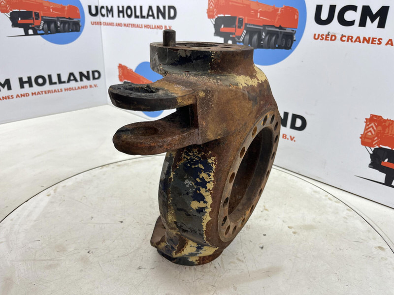 Faun RTF 50 Steering knuckle 16 holes axle 4 right - Csonkállvány: 3 kép. Faun RTF 50 Steering knuckle 16 holes axle 4 right - Csonkállvány: 3 kép.