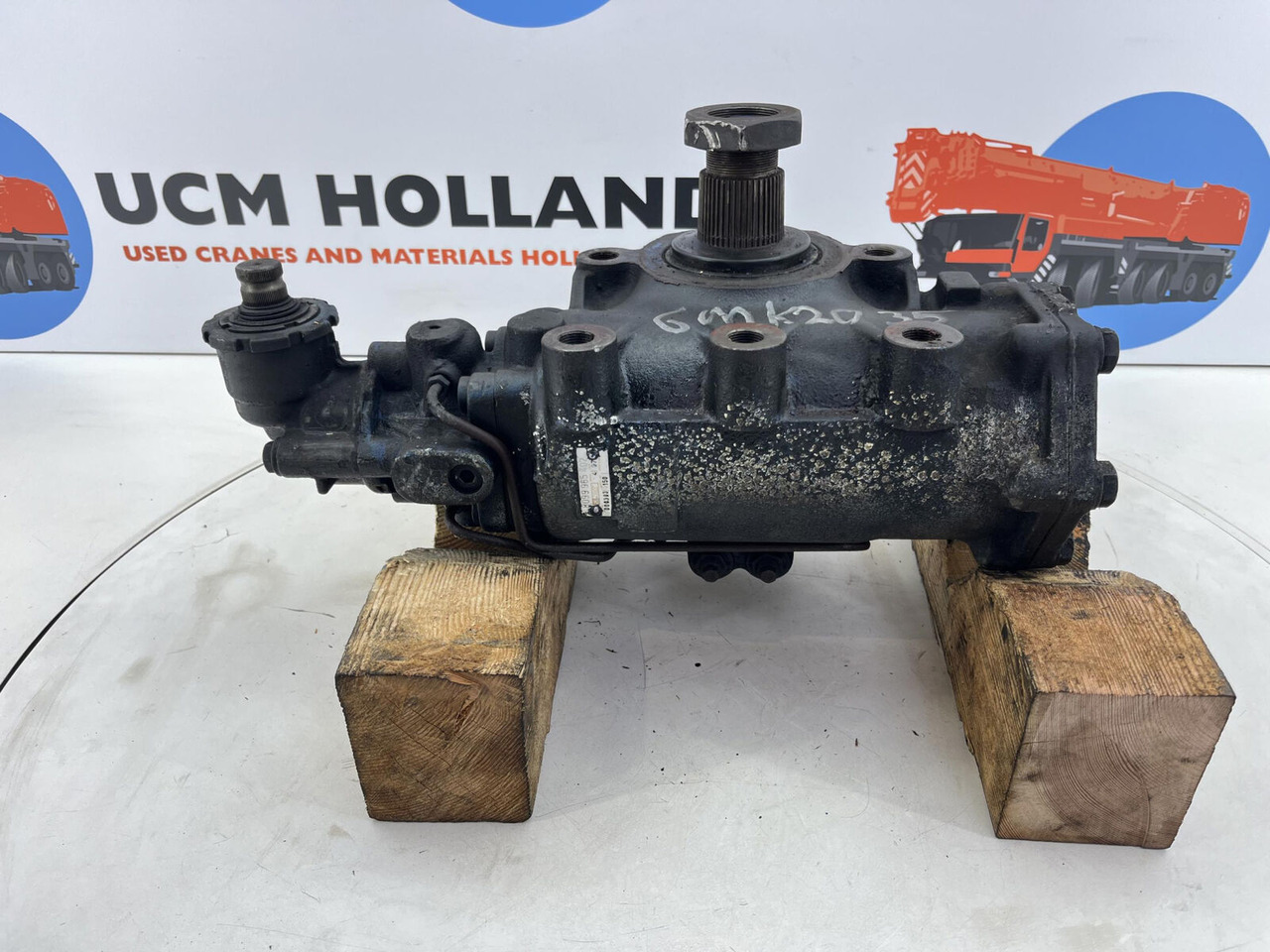 Grove GMK 2035 steering box - Kormánymű - Autódaru: 4 kép. Grove GMK 2035 steering box - Kormánymű - Autódaru: 4 kép.