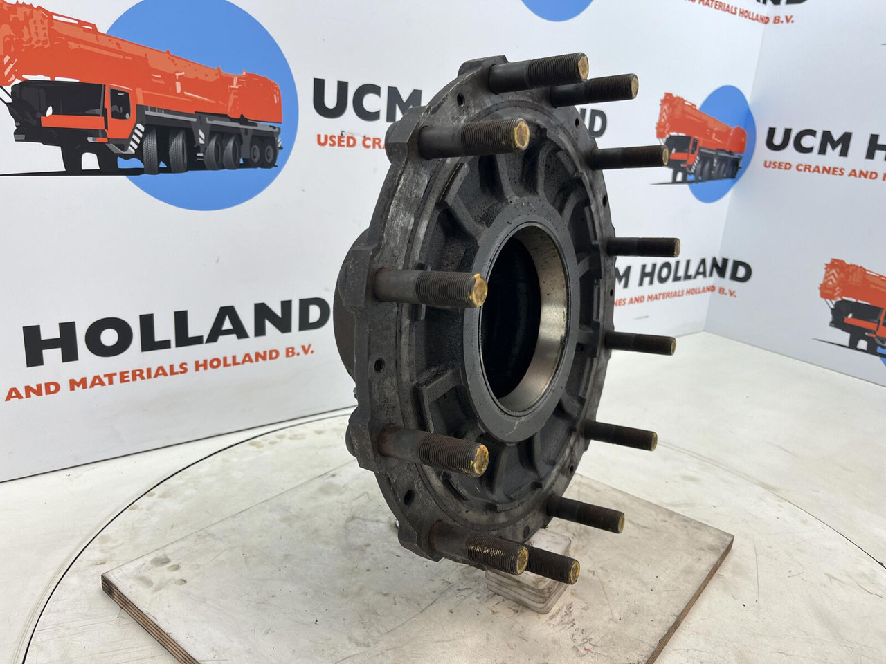 Grove GMK 3050 Megatrak wheel hub - Szabadonfutó agy - Daru: 2 kép. Grove GMK 3050 Megatrak wheel hub - Szabadonfutó agy - Daru: 2 kép.