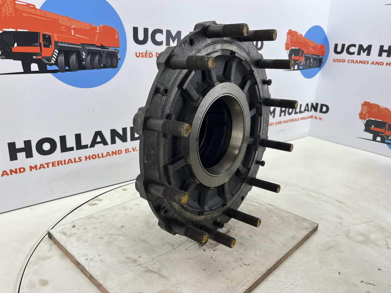 Grove GMK 3050 Megatrak wheel hub - Szabadonfutó agy - Daru: 2 kép. Grove GMK 3050 Megatrak wheel hub - Szabadonfutó agy - Daru: 2 kép.