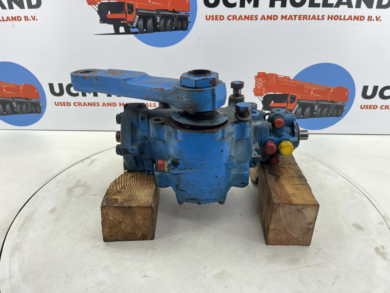 Grove GMK 3050 steering box - Kormánymű - Autódaru: 3 kép. Grove GMK 3050 steering box - Kormánymű - Autódaru: 3 kép.