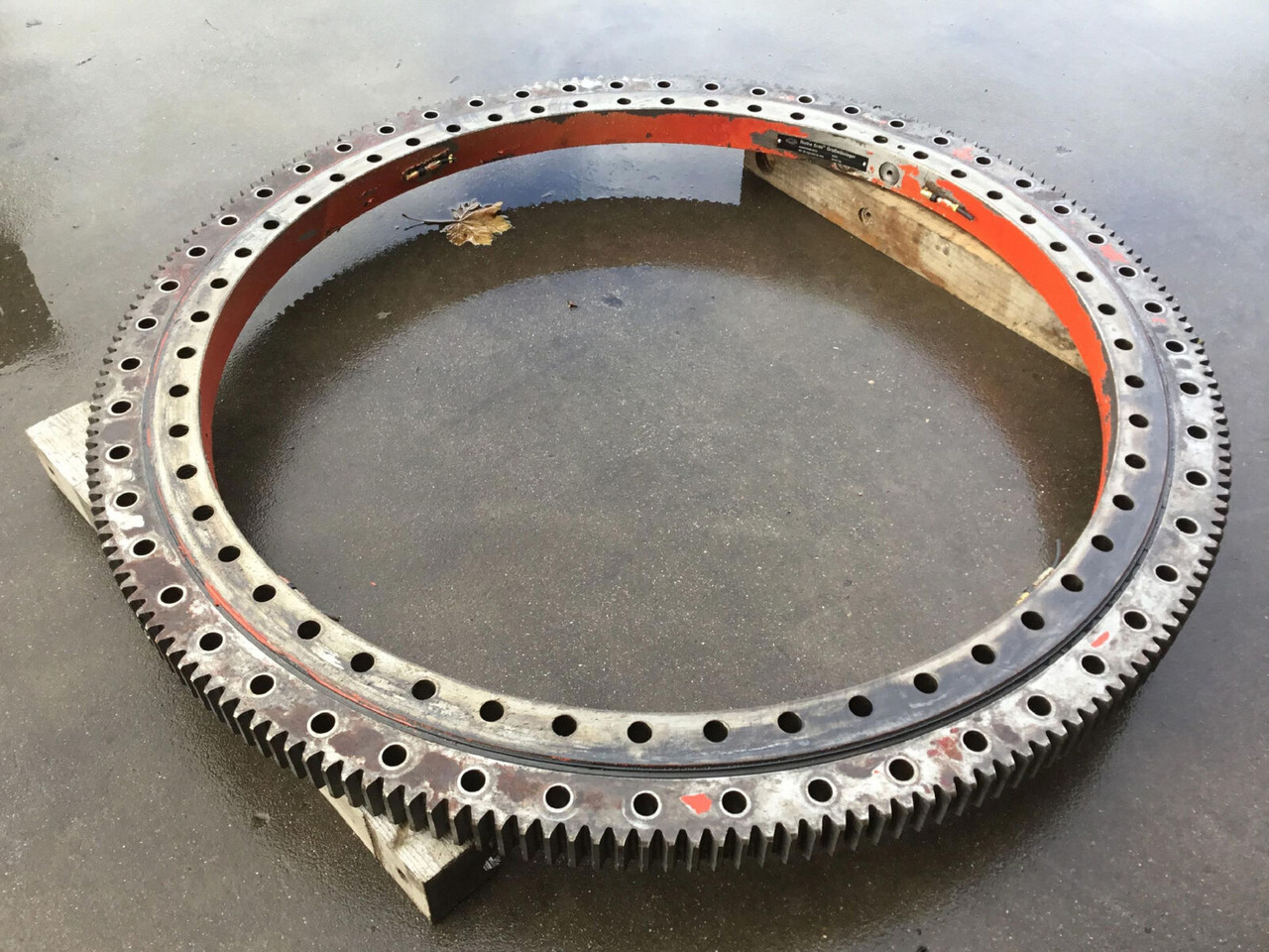 Grove GMK 3055 Slew ring - Elforduló gyűrű - Autódaru: 3 kép. Grove GMK 3055 Slew ring - Elforduló gyűrű - Autódaru: 3 kép.