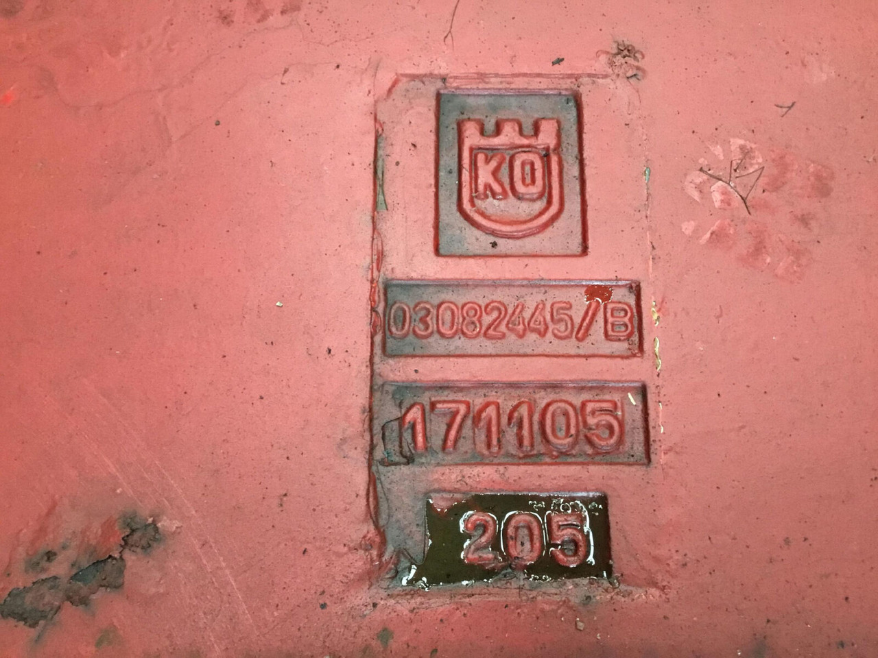 Grove GMK 3055 counterweight 1,0 Ton - Ellensúly - Autódaru: 5 kép. Grove GMK 3055 counterweight 1,0 Ton - Ellensúly - Autódaru: 5 kép.