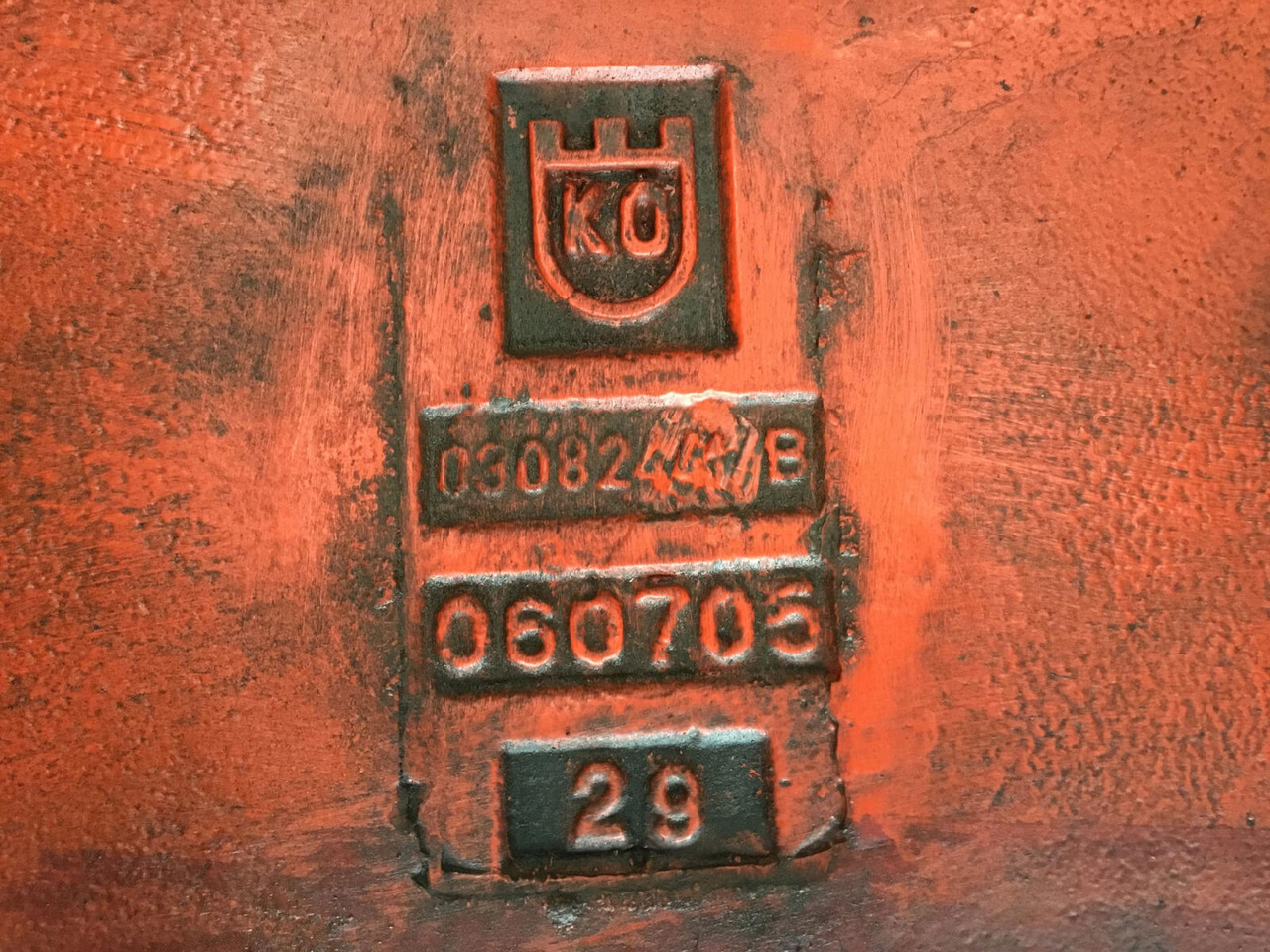 Grove GMK 3055 counterweight 1 ton - Ellensúly - Autódaru: 5 kép. Grove GMK 3055 counterweight 1 ton - Ellensúly - Autódaru: 5 kép.