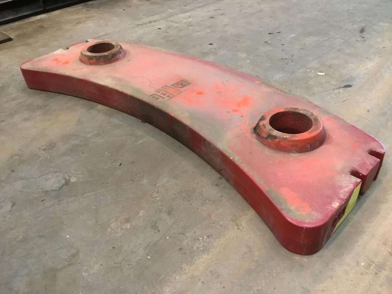 Grove GMK 3055 counterweight 2 ton - Ellensúly - Autódaru: 2 kép. Grove GMK 3055 counterweight 2 ton - Ellensúly - Autódaru: 2 kép.