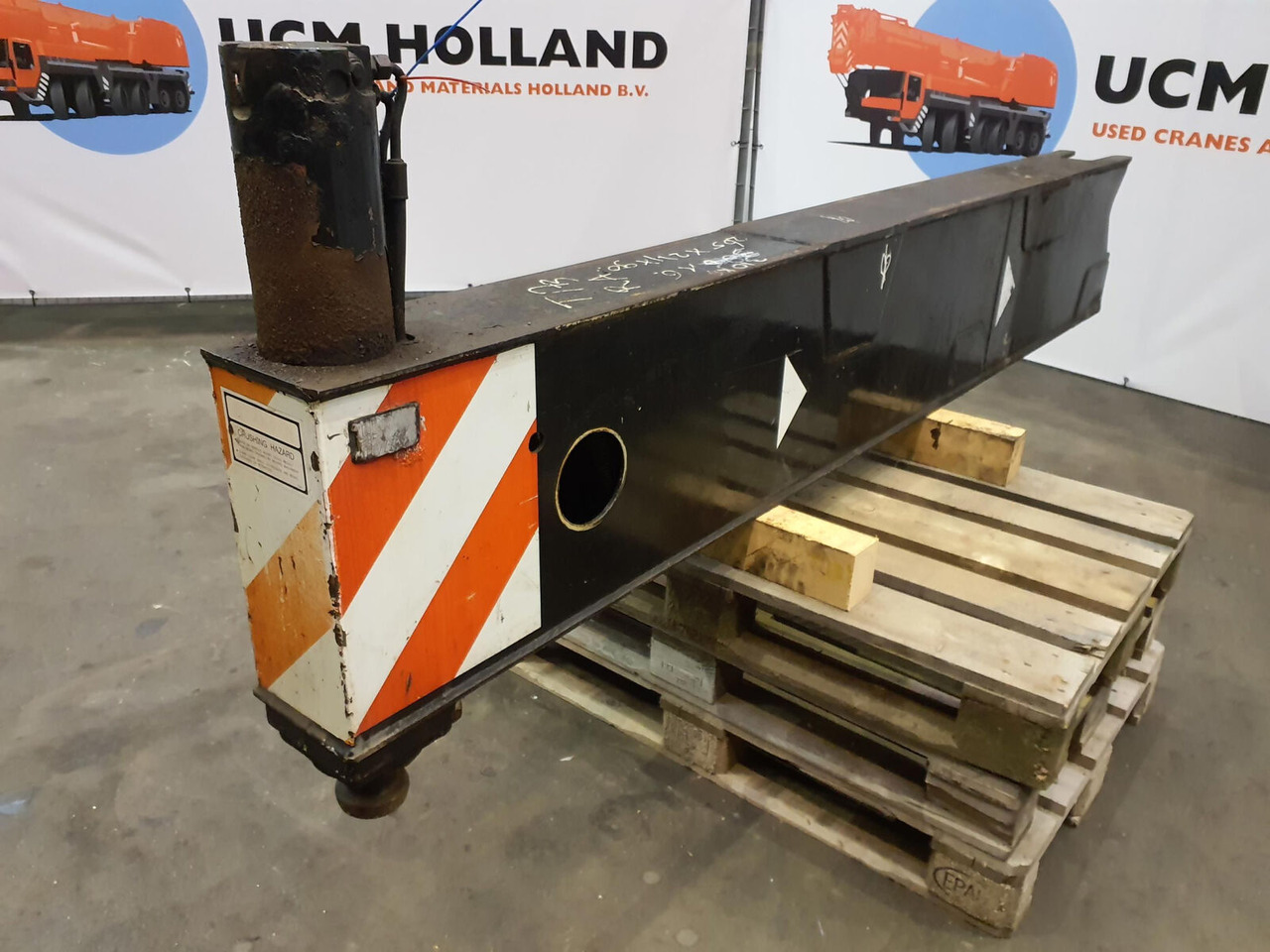 Grove GMK 3055 sliding beam complete rear - Felfüggesztés - Autódaru: 2 kép. Grove GMK 3055 sliding beam complete rear - Felfüggesztés - Autódaru: 2 kép.