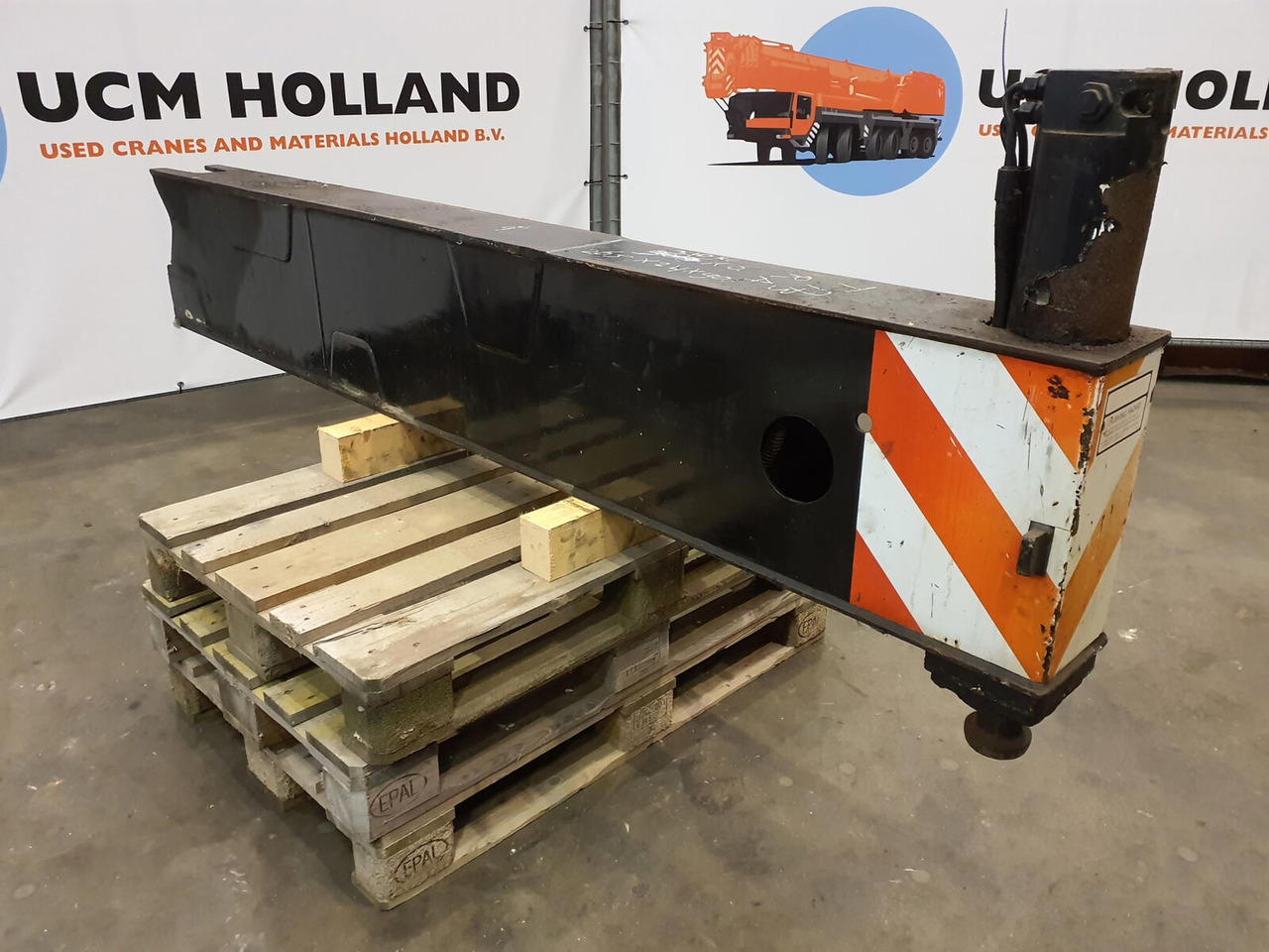 Grove GMK 3055 sliding beam complete rear - Felfüggesztés - Autódaru: 1 kép. Grove GMK 3055 sliding beam complete rear - Felfüggesztés - Autódaru: 1 kép.