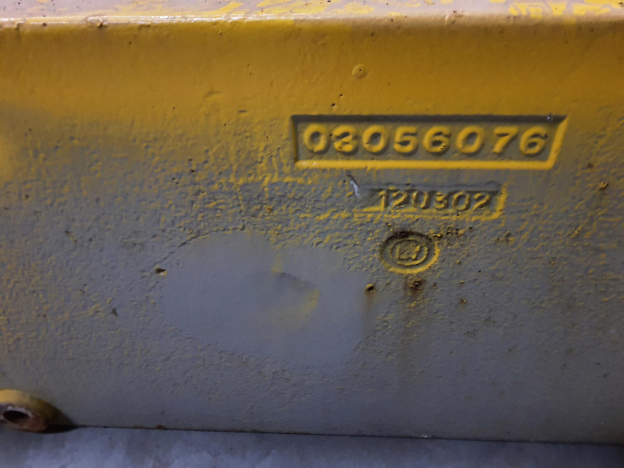 Grove GMK 4075 counterweight 0,5 ton - Ellensúly - Autódaru: 5 kép. Grove GMK 4075 counterweight 0,5 ton - Ellensúly - Autódaru: 5 kép.