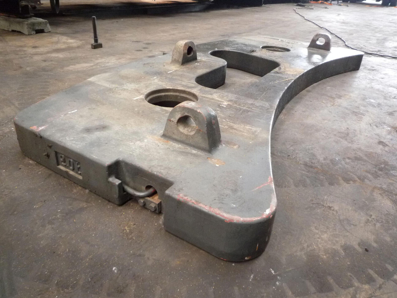 Grove GMK 4075 counterweight 2,0 ton - Ellensúly - Autódaru: 1 kép. Grove GMK 4075 counterweight 2,0 ton - Ellensúly - Autódaru: 1 kép.