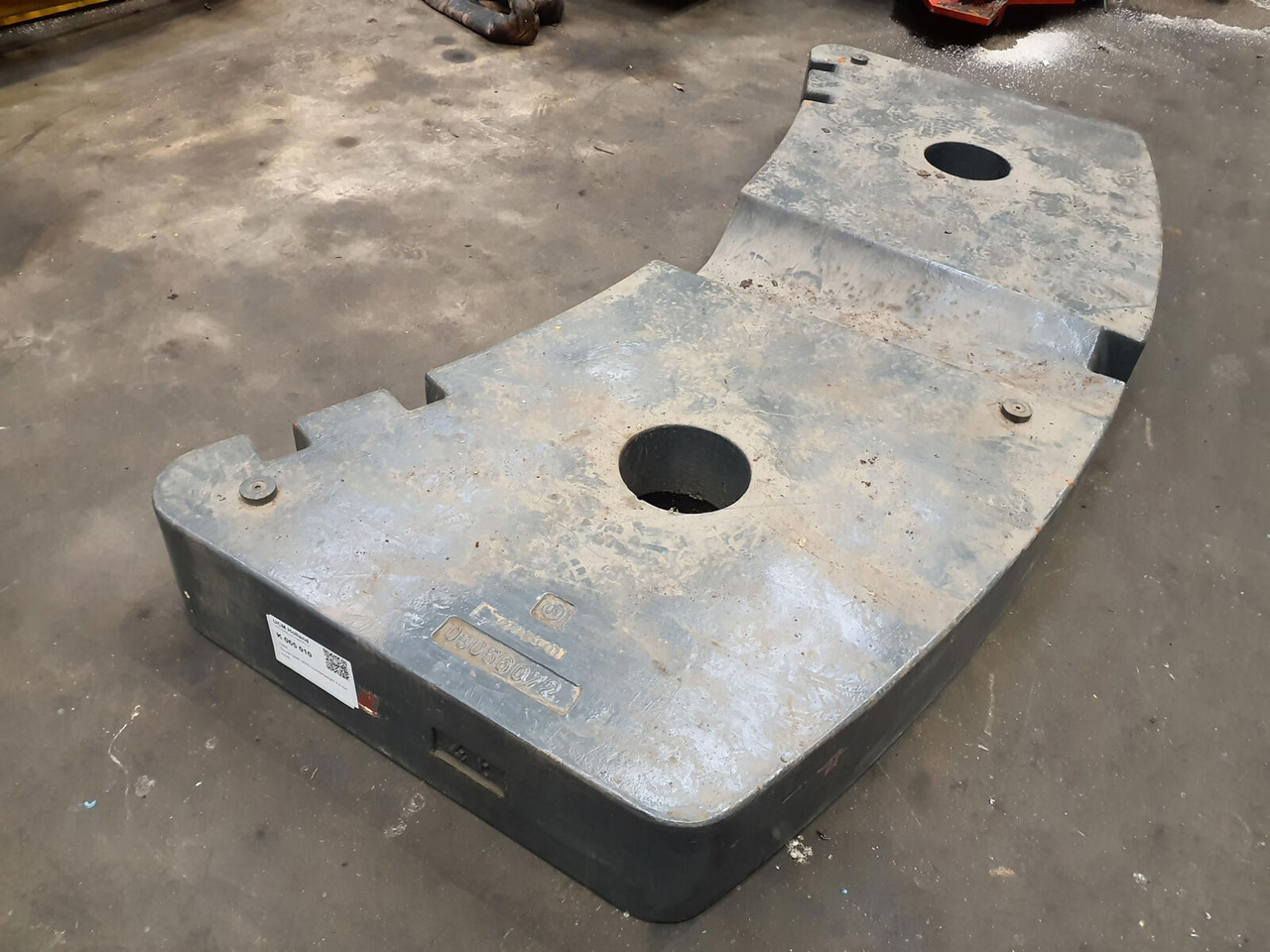 Grove GMK 4075 counterweight 4,0 ton - Ellensúly - Autódaru: 5 kép. Grove GMK 4075 counterweight 4,0 ton - Ellensúly - Autódaru: 5 kép.