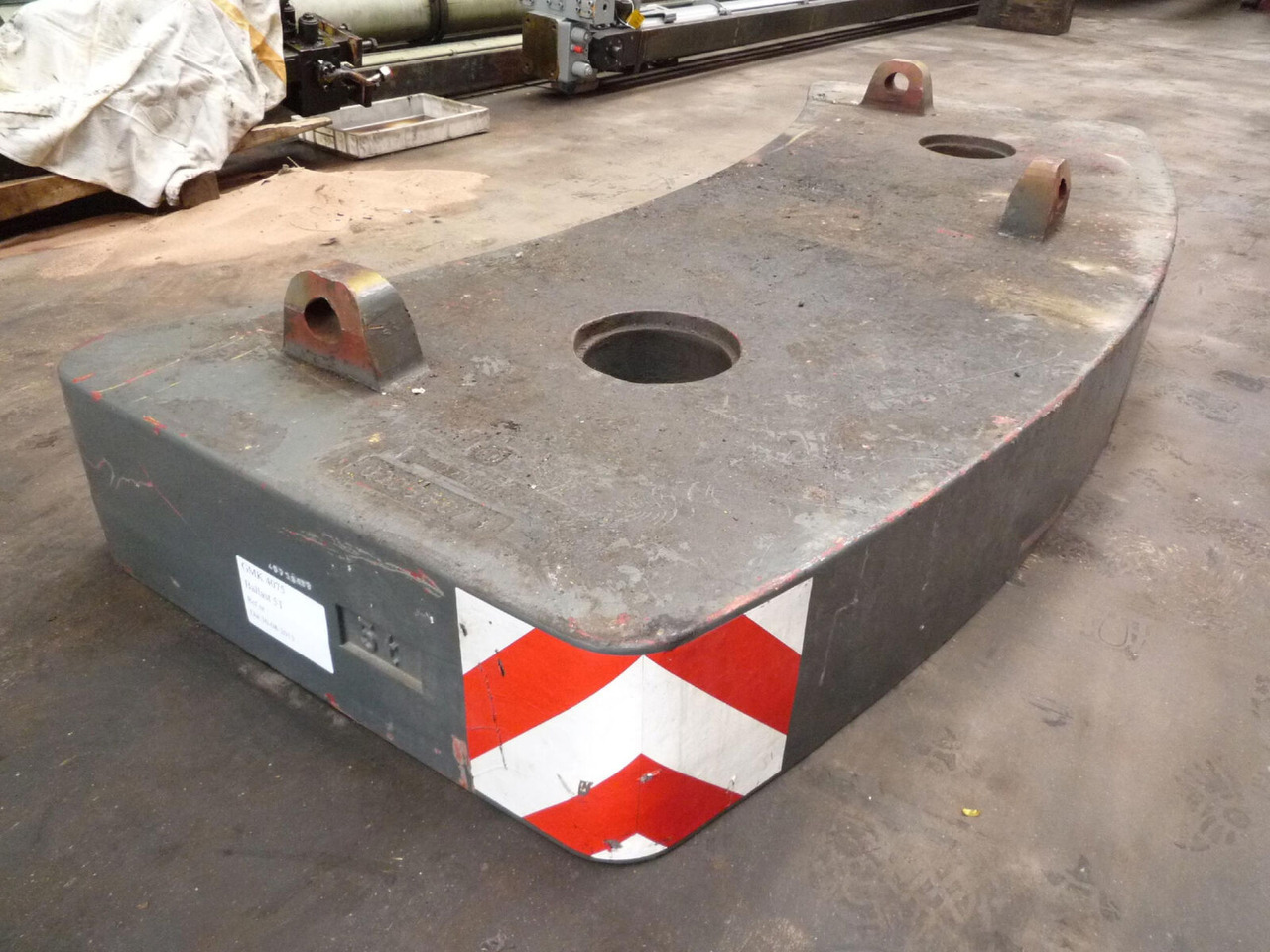 Grove GMK 4075 counterweight 5,0 ton - Ellensúly - Autódaru: 1 kép. Grove GMK 4075 counterweight 5,0 ton - Ellensúly - Autódaru: 1 kép.