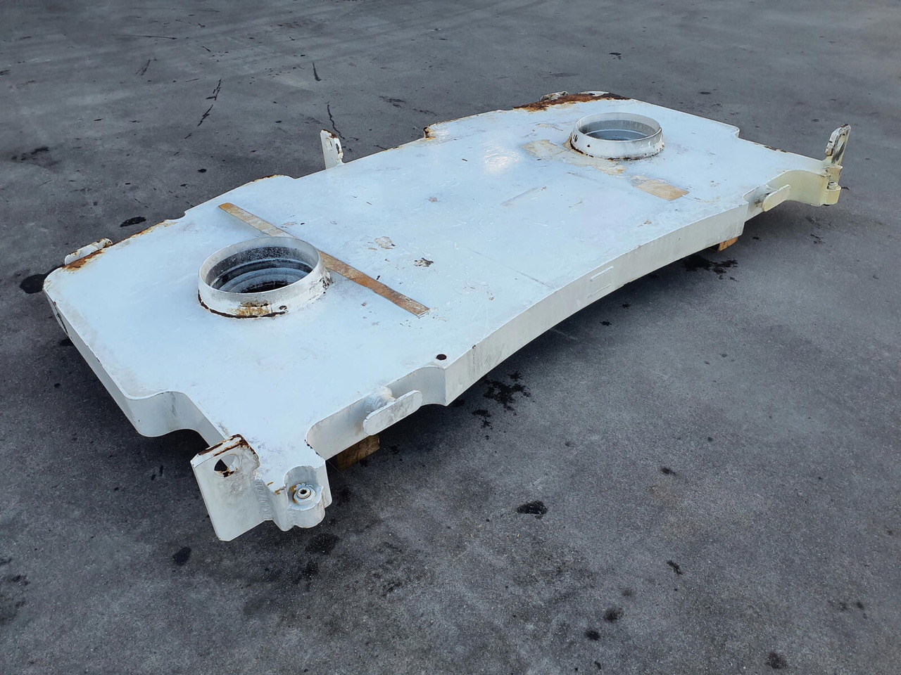 Grove GMK 5100 counterweight 2,0 ton - Ellensúly - Autódaru: 3 kép. Grove GMK 5100 counterweight 2,0 ton - Ellensúly - Autódaru: 3 kép.