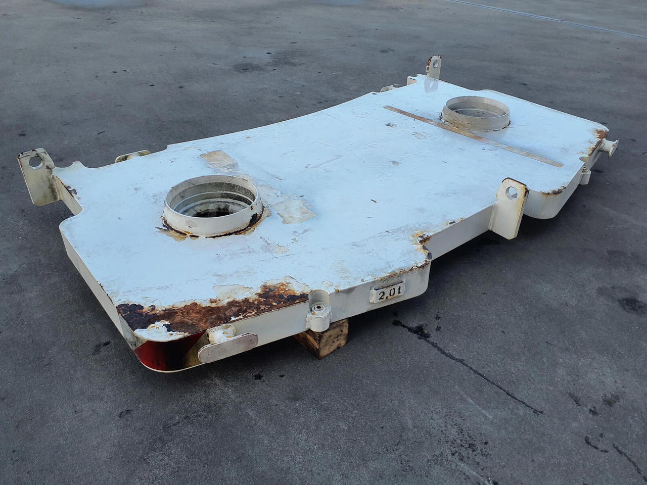 Grove GMK 5100 counterweight 2,0 ton - Ellensúly - Autódaru: 1 kép. Grove GMK 5100 counterweight 2,0 ton - Ellensúly - Autódaru: 1 kép.