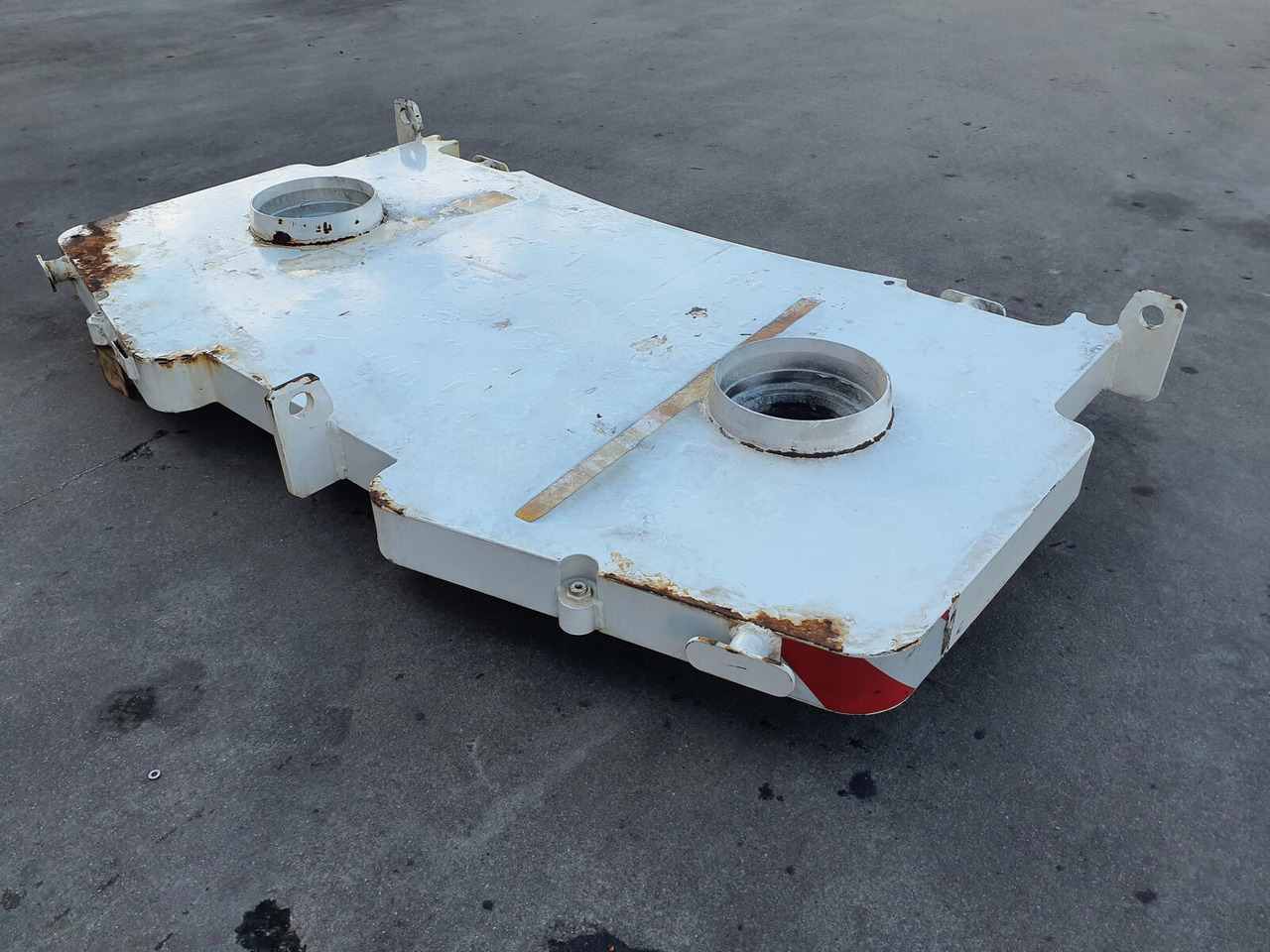 Grove GMK 5100 counterweight 2,0 ton - Ellensúly - Autódaru: 4 kép. Grove GMK 5100 counterweight 2,0 ton - Ellensúly - Autódaru: 4 kép.
