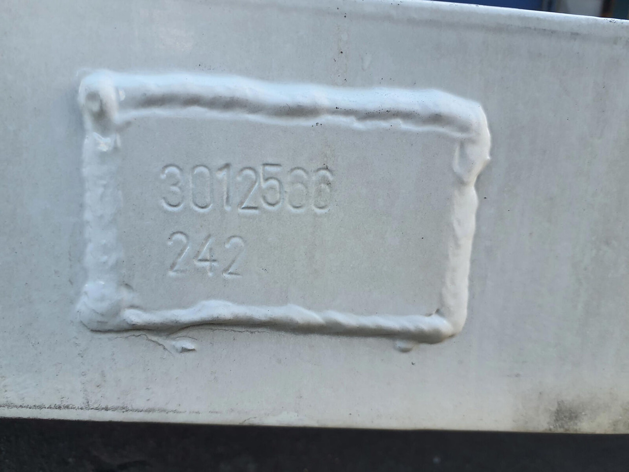 Grove GMK 5100 counterweight 2,0 ton - Ellensúly - Autódaru: 5 kép. Grove GMK 5100 counterweight 2,0 ton - Ellensúly - Autódaru: 5 kép.