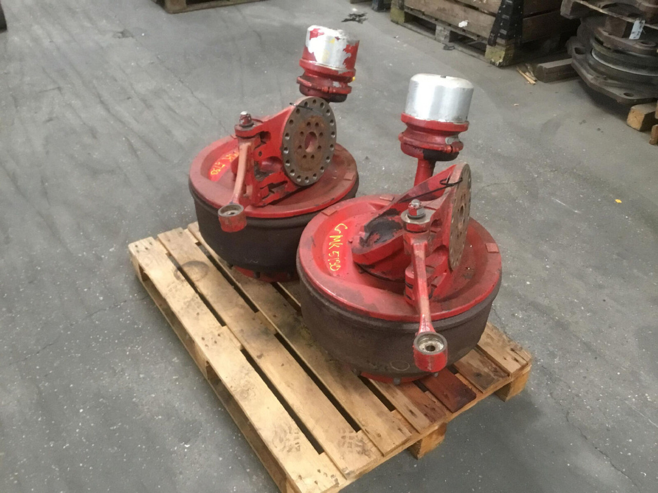 Grove GMK 5130-1 axle house - Tengely és alkatrészek - Autódaru: 4 kép. Grove GMK 5130-1 axle house - Tengely és alkatrészek - Autódaru: 4 kép.