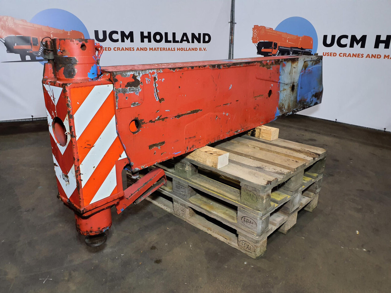 Grove GMK 5130-1 sliding beam complete rear - Felfüggesztés - Autódaru: 2 kép. Grove GMK 5130-1 sliding beam complete rear - Felfüggesztés - Autódaru: 2 kép.