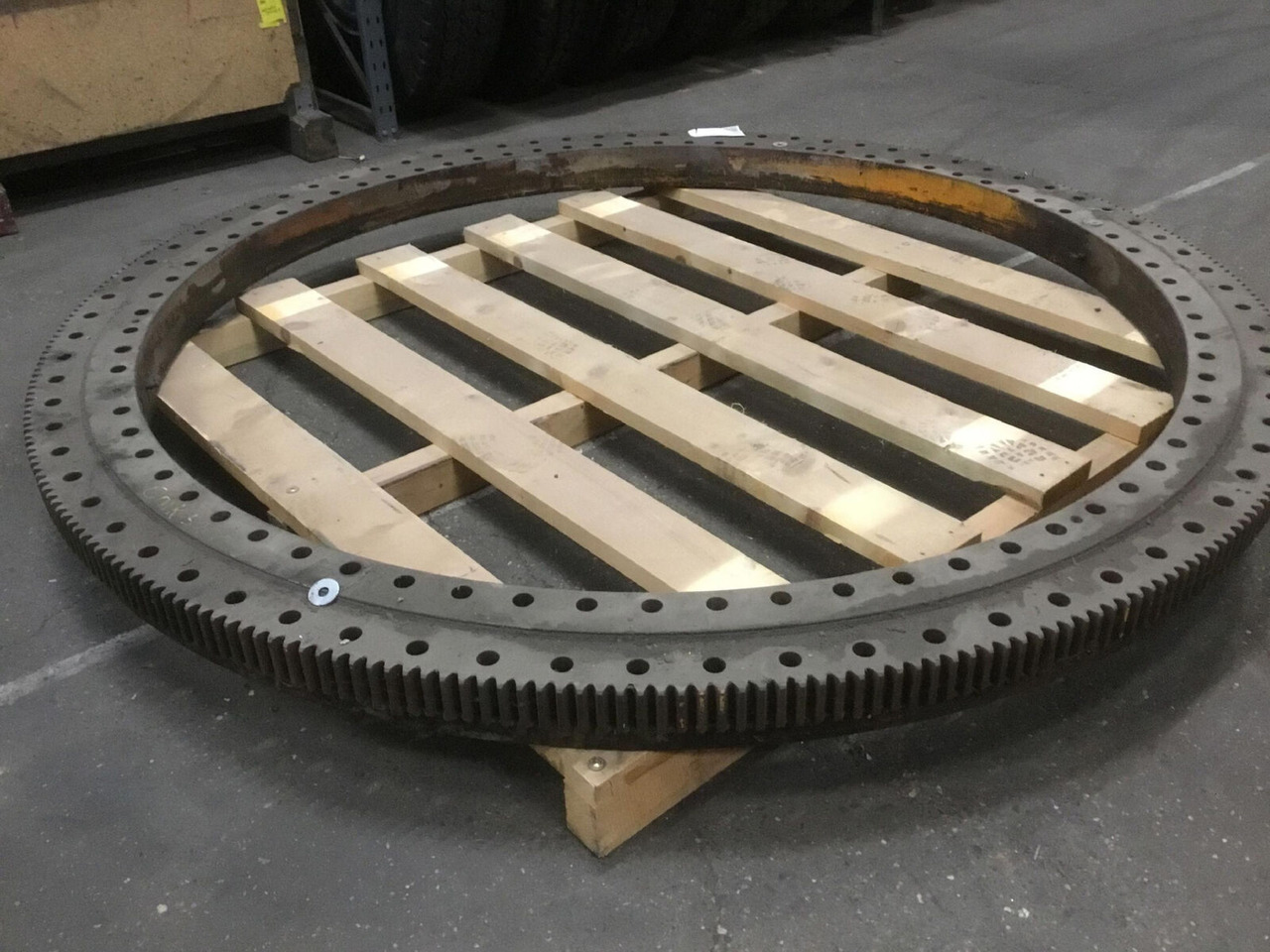 Grove GMK 5200 slew ring - Elforduló gyűrű - Autódaru: 2 kép. Grove GMK 5200 slew ring - Elforduló gyűrű - Autódaru: 2 kép.